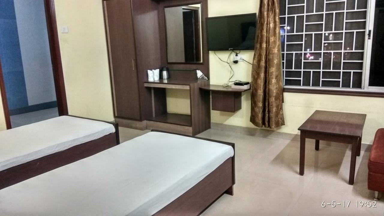 Hotel Varsa Dibrugarh Eksteriør billede