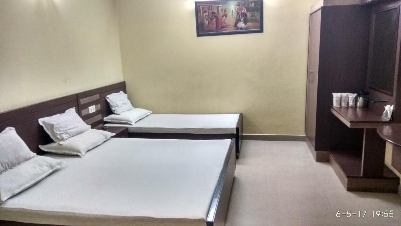 Hotel Varsa Dibrugarh Eksteriør billede