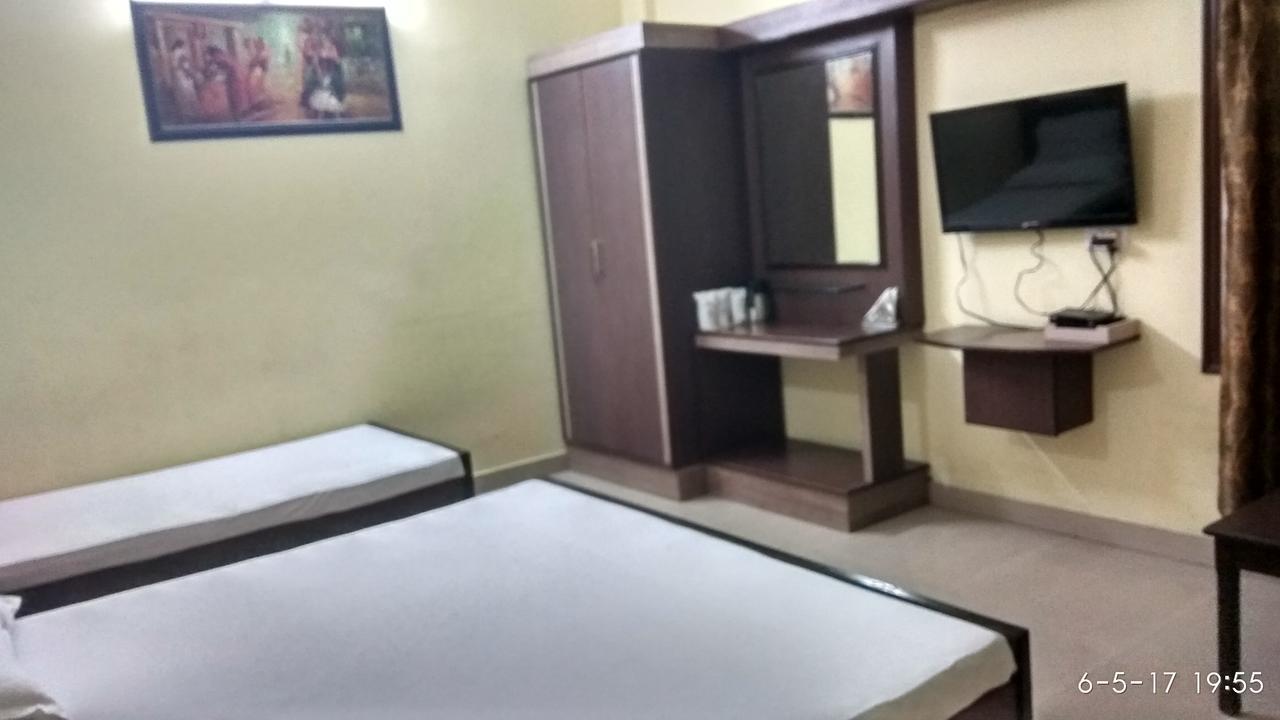 Hotel Varsa Dibrugarh Eksteriør billede