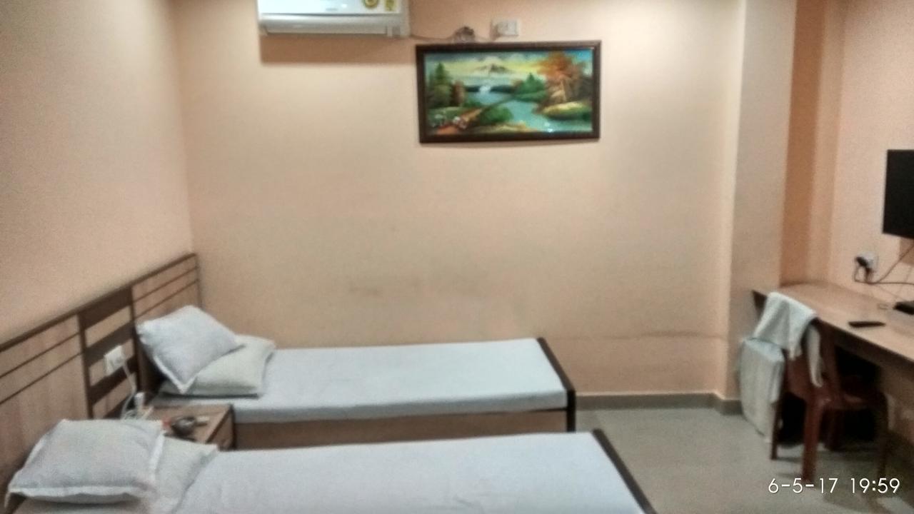 Hotel Varsa Dibrugarh Eksteriør billede