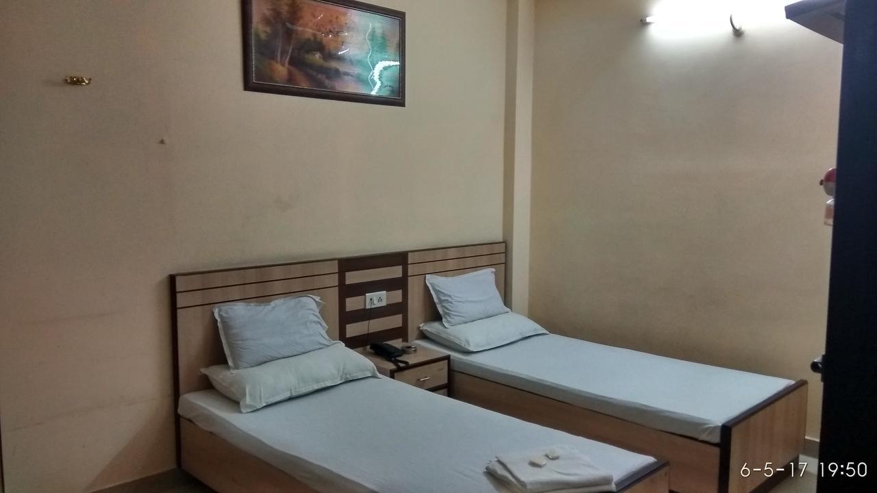 Hotel Varsa Dibrugarh Eksteriør billede